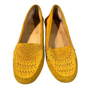 UGG Clair Suede Loafers in Yellow Mustard Size 6